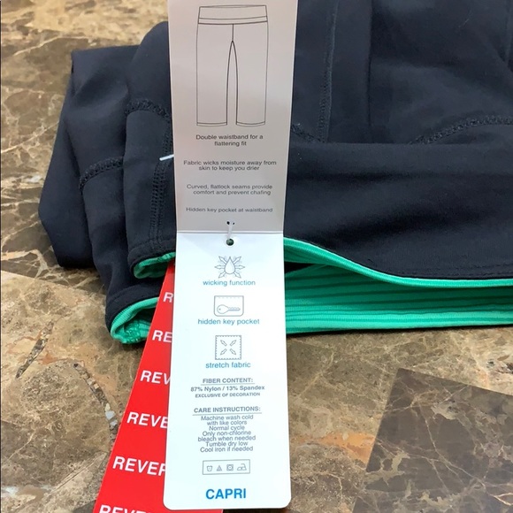 Kirkland Signature Capri Pant Size Small - Picture 8 of 8